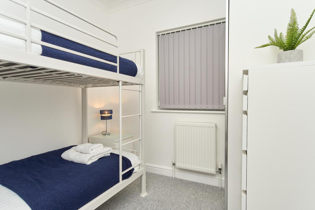 Beautiful 3 Bed Apartment In Bonchurch - Nr Ventnor - Large Outside Terrace & Parking - Dog Friendly - The Perfect Choice For Couples, Friends, Families - 5 Mins To Beach Exterior foto