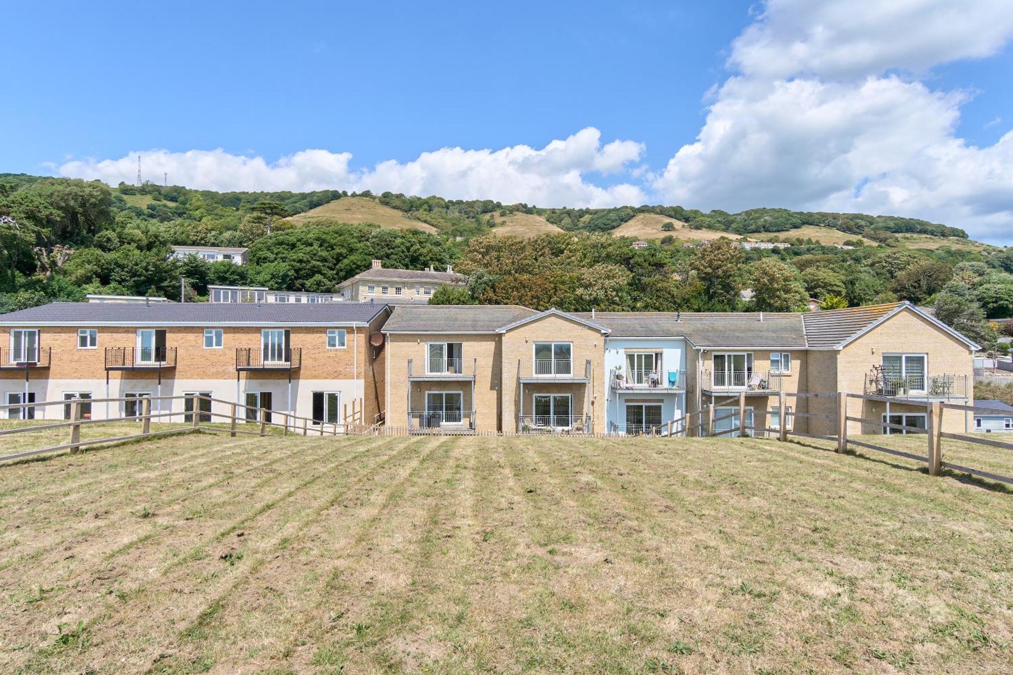 Beautiful 3 Bed Apartment In Bonchurch - Nr Ventnor - Large Outside Terrace & Parking - Dog Friendly - The Perfect Choice For Couples, Friends, Families - 5 Mins To Beach Exterior foto